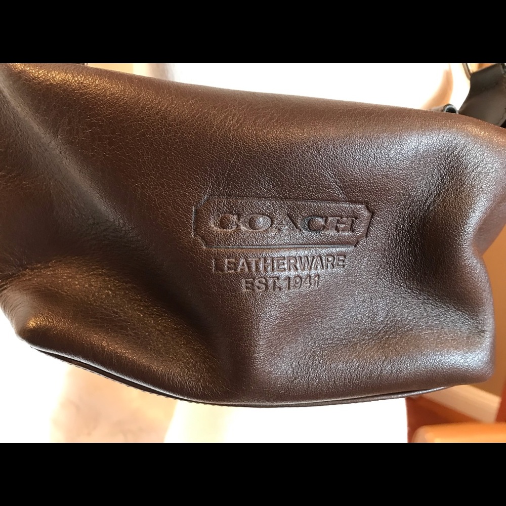 COACH SMALL 9X6 BROWN SINGLE STRAP Leather purse